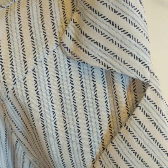 Chico's Creamy White with light blue/navy detail - Picture 2 of 7